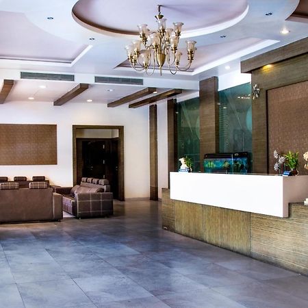 Hotel Landmark Rewa Dış mekan fotoğraf