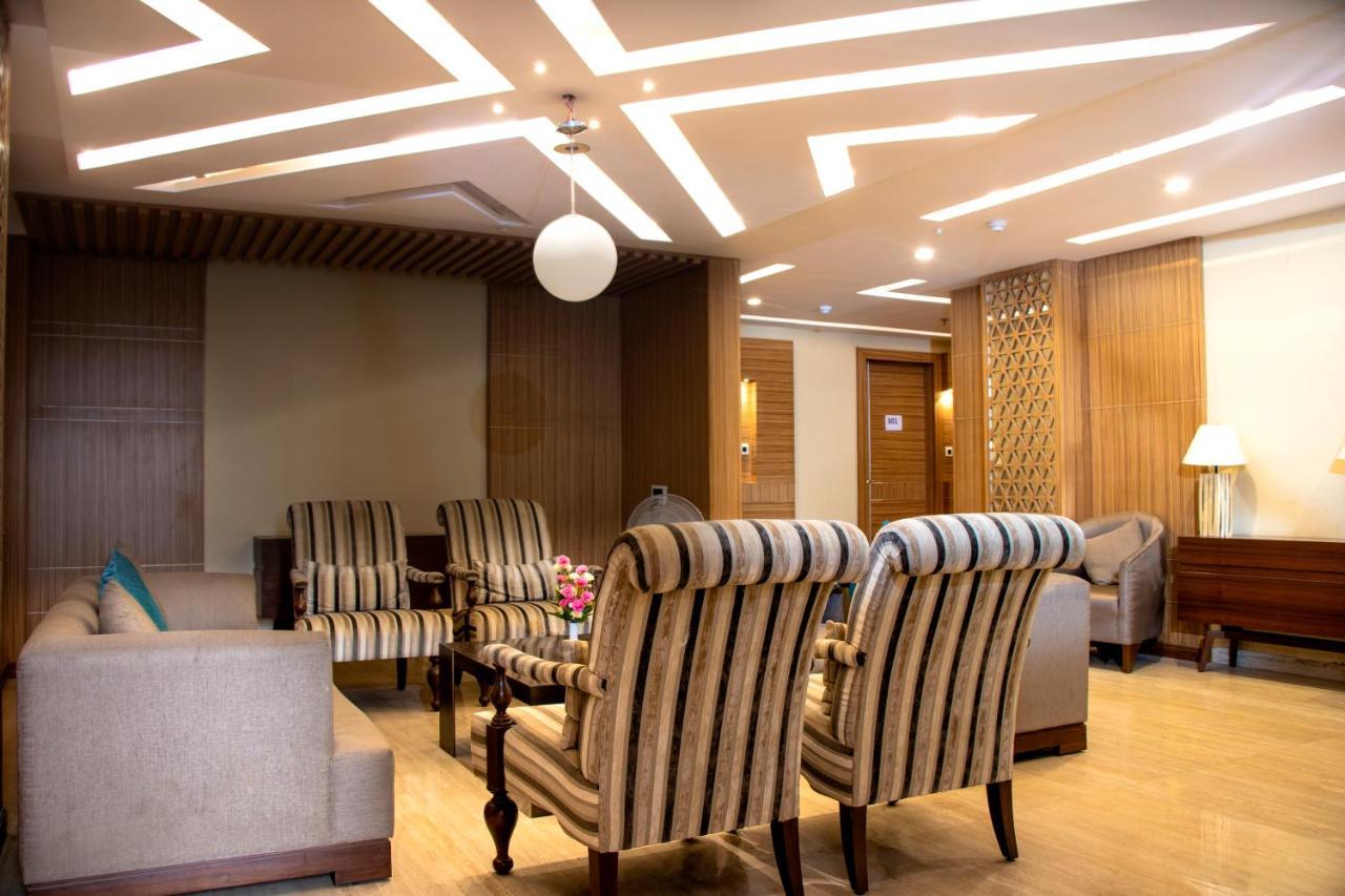 Hotel Landmark Rewa Dış mekan fotoğraf